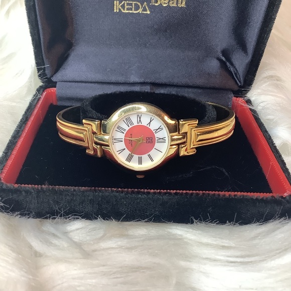 GIVENCHY Wrist watch - Picture 1 of 9